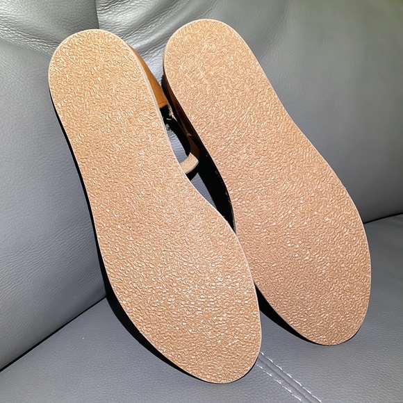 HUARACHE HANDMADE LEATHER FLORAL SANDALS. - Picture 7 of 8